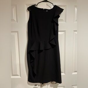 Elegant Black Sleeveless Sheath Dress with Ruffle Detail – Size 8 Calvin Klein